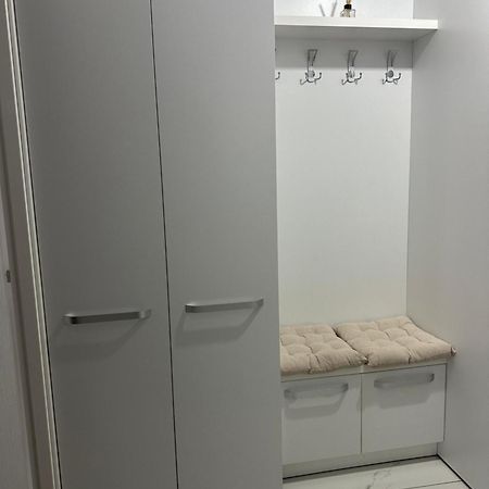1 Room Apartment- Self Check In 24H Resita Exterior foto
